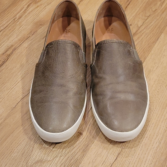 FRYE Leather Slip On - Like New! - Picture 4 of 6